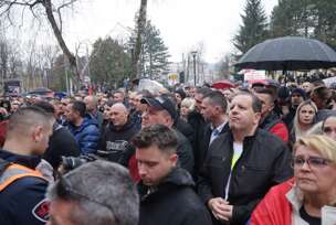 Miting podrške Miloradu Dodiku