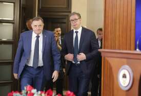 "Neće da kuka, ali situacija je sve teža" Vučić razgovarao sa Dodikom