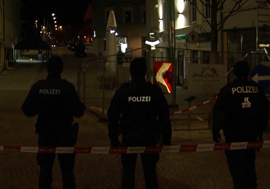 (FOTO) Detalji krvavog napada u Austriji: Sirijac se SMIJAO DOK SU GA HAPSILI, krenuo sa nožem prema DJECI, zaustavio ga sunarodnik