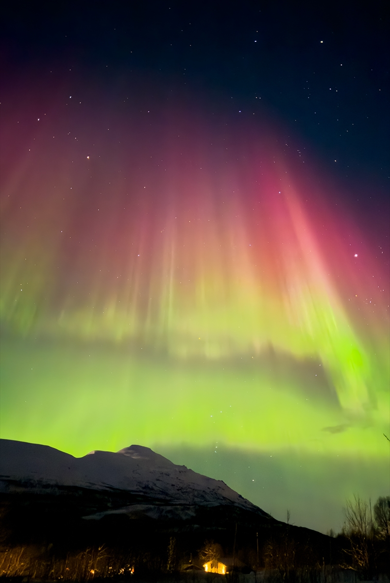 polarna svjetlost na nebu iznad norveške