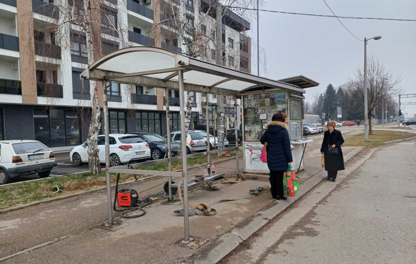 GRAĐANI, OPREZ U toku rekonstrukcija autobuskih nadstrešnica u Banjaluci