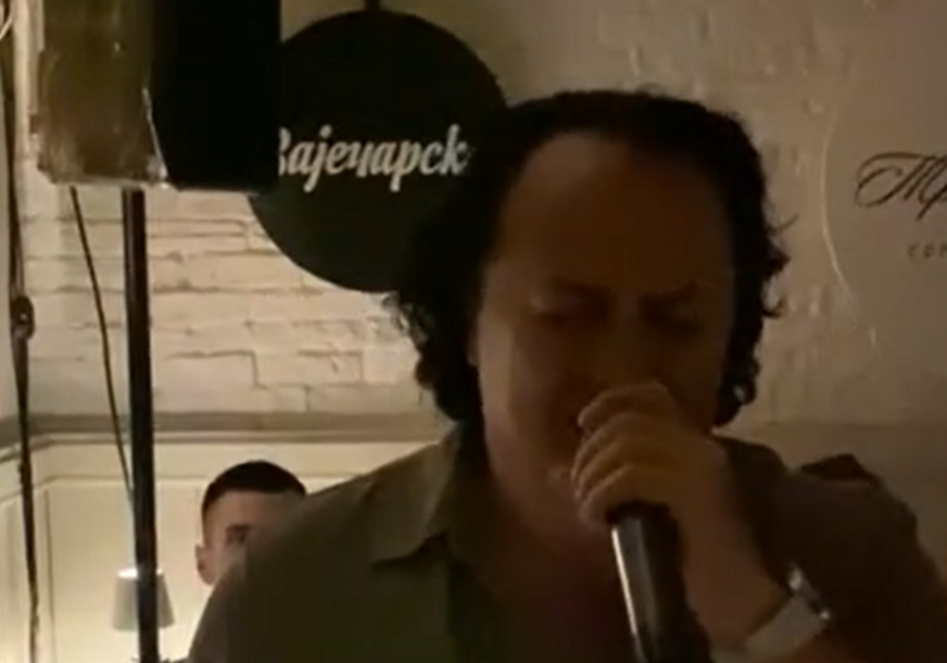 (FOTO) "Propao sam, ALI GOSPODSKI" Ovaj pjevač je ušao u biznis, PA SE POKAJAO