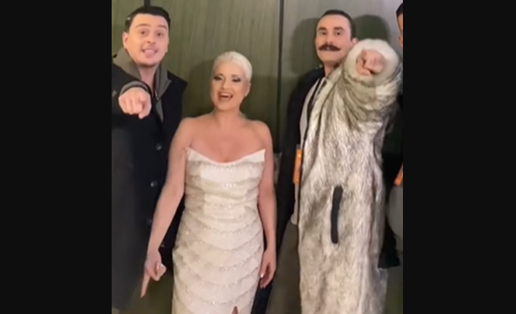 (VIDEO, FOTO) Pjevačica Maja Nikolić otkrila kada ima operaciju zglova "Djevojke su me OBLAČILE DOK SAM PIŠKILA"