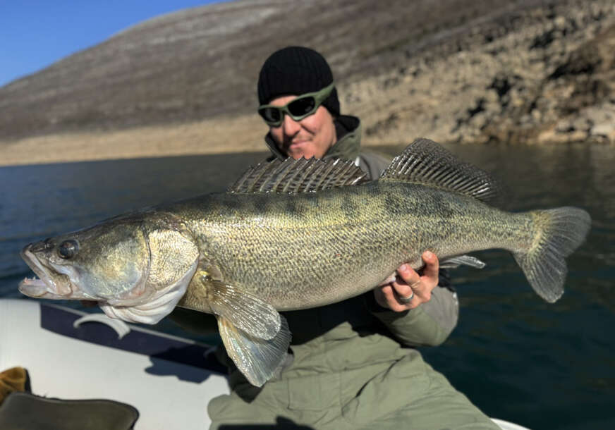 Član Ribolovačkog kluba "Trebišnjica" iz Trebinja Marko Mačkić ulovio je na Bilećkom jezeru smuđa teškog 9 kilograma