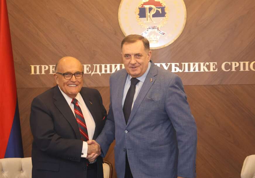 (FOTO) “Ista matrica pritisaka” Dodik se sastao sa Đulijanijem