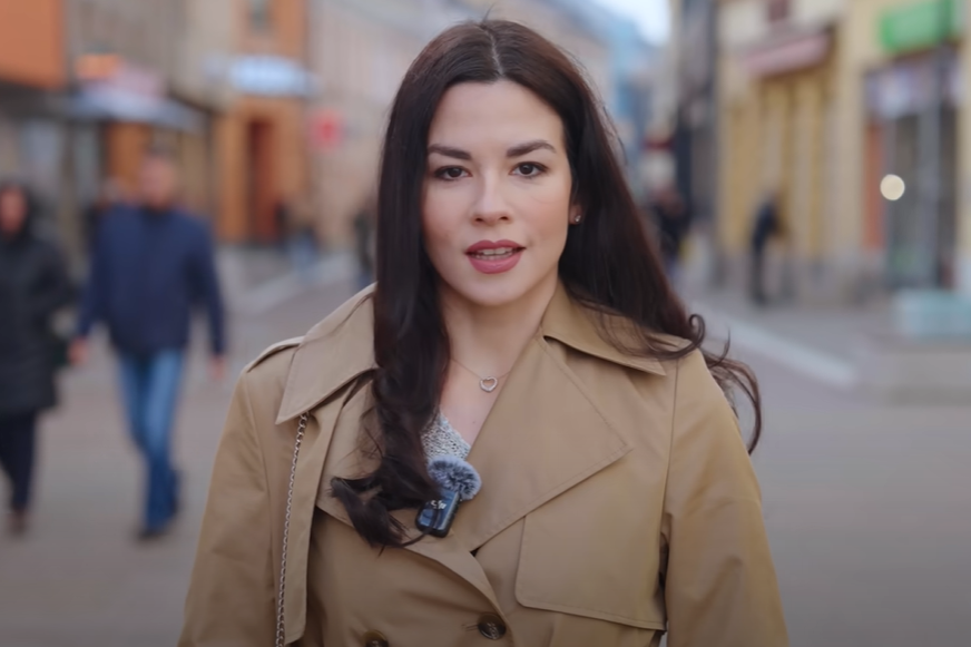 (VIDEO) TEČNO GOVORI 9 JEZIKA Nataša iz Banjaluke dokazala da ljubav prema jezicima ne poznaje granice