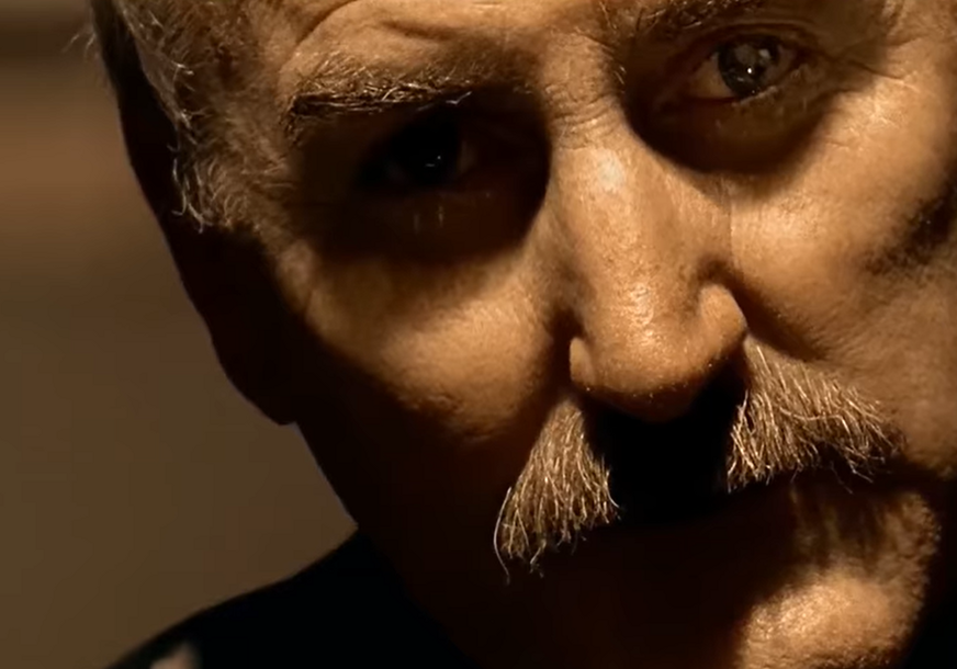 Preminuo u 86. godini: Napustio nas je glumac Pol Hju Moriarti, postao je omiljen nakon uloge u "Dvije čađave dvocijevke"
