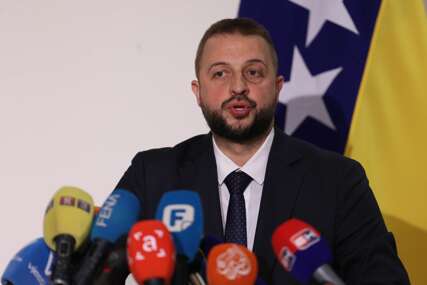 Nešković BEZ PARDONA po vladajućoj stranci „SNSD pravi više BiH, a manje Republike Srpske“