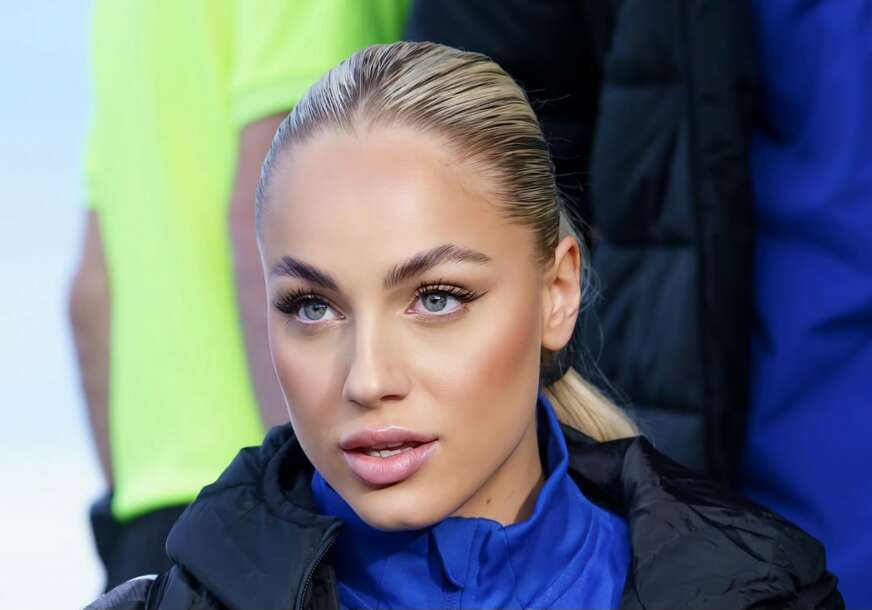 (FOTO) Novi klub za najljepšu fudbalerku na svijetu: Ana Maria mijenja tim, ali ne i državu