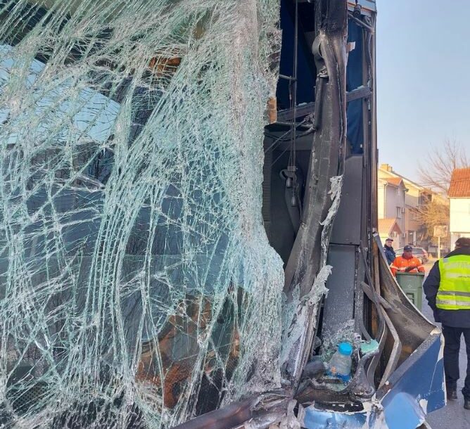 Sudar autobusa u Zemunu