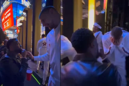 (VIDEO) "Mislio sam da si nečije dijete" Jokić urnebesnim komentarom "ponizio" zvijezdu Holivuda, prisutni "umirali" od smijeha