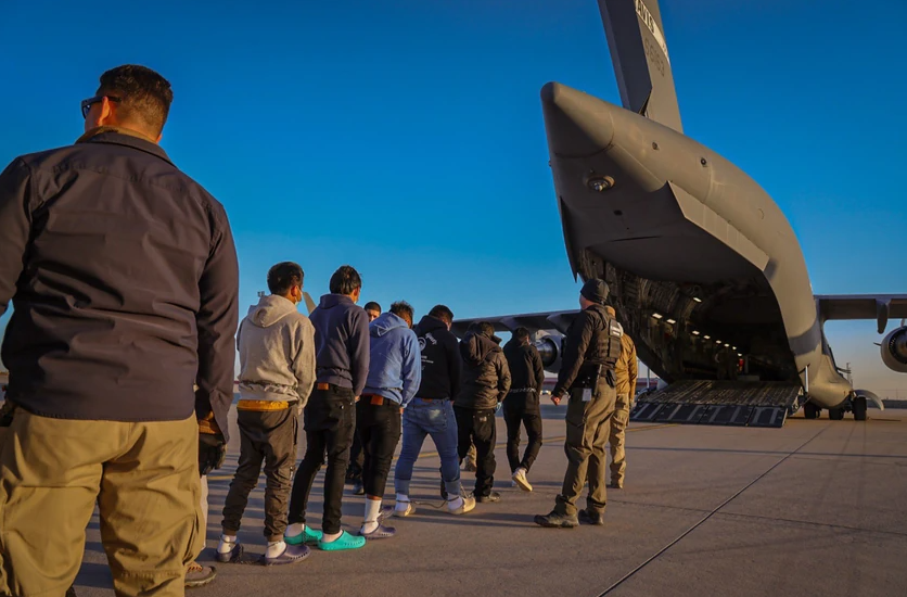 (FOTO)  "Unutra će biti oko 10 migranata" Prvi američki avion treba sletjeti u zaliv Gvantanamo