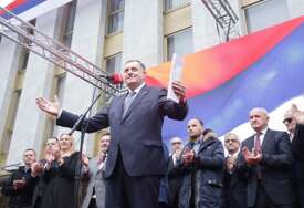 (FOTO) Ništa od mitinga: SNSD odustao od planiranog SKUPA PODRŠKE Miloradu Dodiku u Banjaluci