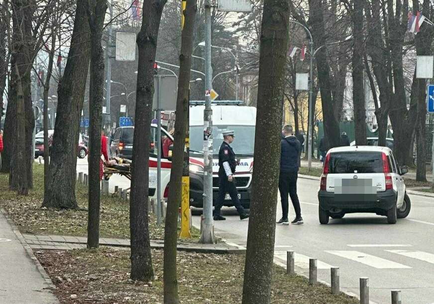 (VIDEO, FOTO) Drama u Banjaluci: Vozilom udario djevojku na pješačkom prelazu, pa POKUŠAO DA POBJEGNE