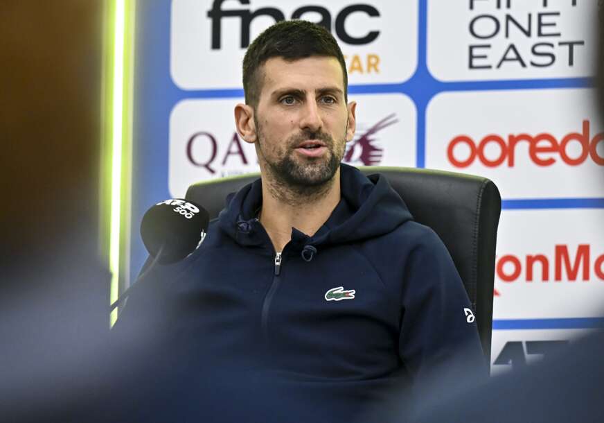 (FOTO) Nole raspoložen za šalu: Đoković na zanimljiv način čestitao Cicipasu titulu u Dubaiju