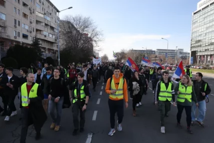 (VIDEO, FOTO) Danas je 3 mjeseca od nesreće na željezničkoj stanici u kojoj je POGINULO 15 LJUDI: Studenti blokiraju 3 MOSTA u Novom Sadu, ovo je detaljan PLAN PROTESTA