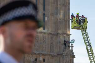 Muškarac se jutros popeo na toranj Big Ben u Londonu odakle je mahao palestinskom zastavom
