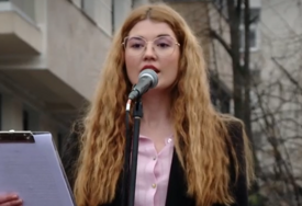 (VIDEO) “Noć je najmračnija pred svitanje” Studentkinja u Beogradu održala GOVOR SA SNAŽNOM PORUKOM