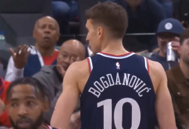 (VIDEO) PRIJAJU MU KLIPERSI Evo kako je Bogdan stigao do 20 poena u pobjedi Klipersa