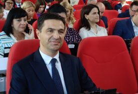 Gradonačelnik Niša osudio nerede “Nasilje organizovala politika koja želi VLAST BEZ IZBORA”
