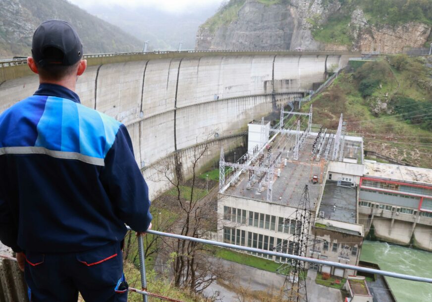 (VIDEO, FOTO) EKSKLUZIVNO Srpskainfo u HE na Vrbasu: Još 90 centimetara do vrha akumulacionog jezera, ali nema mjesta panici