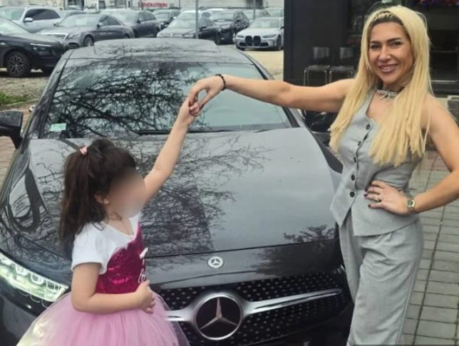 (FOTO) "Kraljice se voze u mercedesu" Jovana Jeremić PAZARILA LUKSUZNI AUTOMOBIL vrijedan oko 50.000 evra