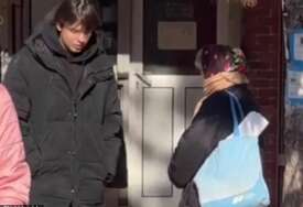(VIDEO) "JA SAM SELJAČKO DIJETE, NAVIKLA SAM" Luka je od bake na ulici kupio svaki cvijet da se ne smrzava, njene riječi će vas raznježiti