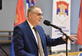 (FOTO) "Neka pokažu politički moral" Milićević traži da Maja Dragojević Stojić, nakon prelaska u PDP, vrati mandat SDS-u, potkačio i Stanivukovića