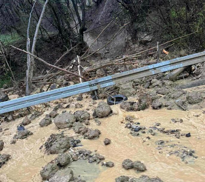 KLIZIŠTA I ODRONI U BANJALUCI Devet timova obilaze teren, mještani Bistrice strahuju