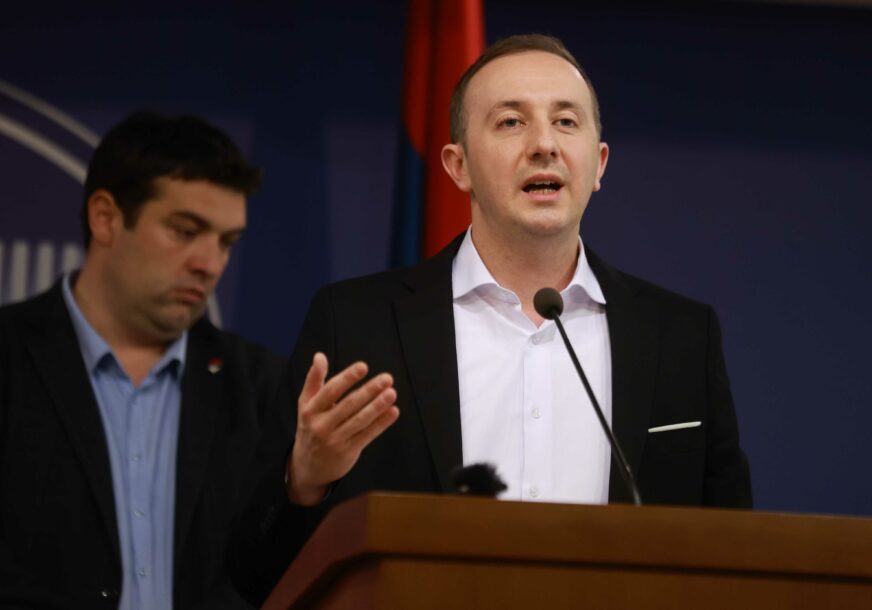 (FOTO) "NAROD GA NEĆE" Bodiroga podsjetio na Stevandićev FIJASKO u Banjaluci, pa ga posavjetovao da ide u PENZIJU