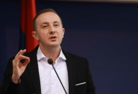 "BRUKA I SRAMOTA" Bodiroga izračunao da borci dnevno imaju 5 KM, a predsjednik Srpske 210.000 KM