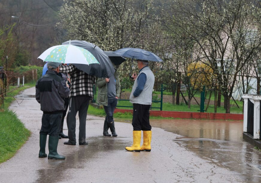 OČEKUJE SE OBILNA KIŠA Kantonalna civilna zaštita u Sarajevu pozvala stanovništvo da preduzme mjere zaštite od poplava