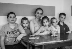 (VIDEO, FOTO) "MOJIH 5 ANĐELA" Milenu život nije mazio, sa porodicom živi u 2 sobice, ali im se sreća konačno nasmijala "Mnoge oluje tutnje mojim životom 30 godina"