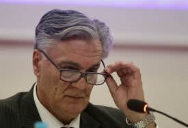 Karan iz Istočnog Sarajeva jasno tvrdi "Mir je prioritet u Srpskoj, Šmit i vanustavne institucije zadaju POSLJEDNJI UDARAC U KOVČEG BiH"