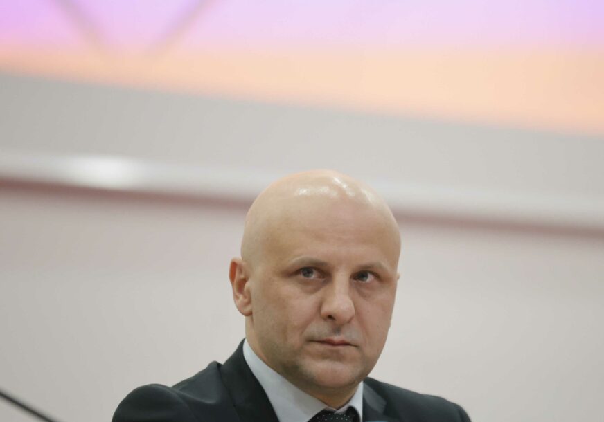 GUBITNIK DANA Siniša Kostrešević