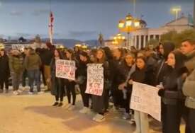 (VIDEO) "NOVAC BROJITE KRVAVIM RUKAMA” Protest građana Sjeverne Makedonije nakon tragedije u Kočanima