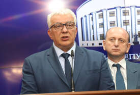 Glasalo se tajno na listićima: Odbijena inicijativa za smjenu Mandića