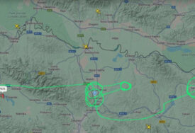 Kruži iznad BiH: Misteriozni avion ponovo nadlijetao gradove u Srpskoj, evo gdje se NAJVIŠE ZADRŽAO