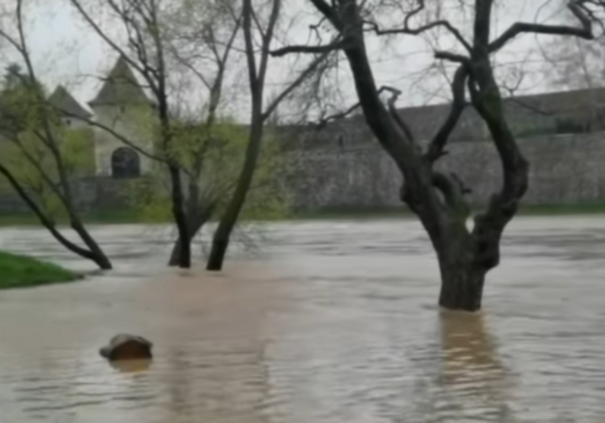 Štab za vanredne situacije: Ovo su DEŽURNI BROJEVI TELEFONA u Banjaluci za vrijeme obilnih padavina