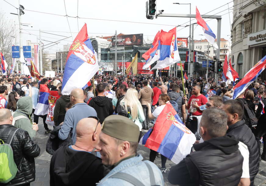 (FOTO) I SLAVIJA I SKUPŠTINA Protest studenata u Beogradu na 2 lokacije, studentkinja objasnila šta je tačan plan