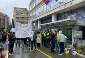 (VIDEO, FOTO) RTS normalno emituje program: Studenti u Srbiji NASTAVILI BLOKADU, trajaće do 21 čas