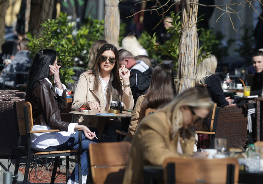 pune bašte kafića u banjaluci 