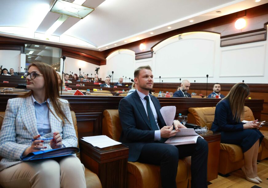 Banjalučka Skupština ZAPELA NA JEDNOJ TAČKI: Stanivuković predložio Ninkoviću SPA CENTAR, prognozira da bi sjednica mogla trajati “do Gospojine”