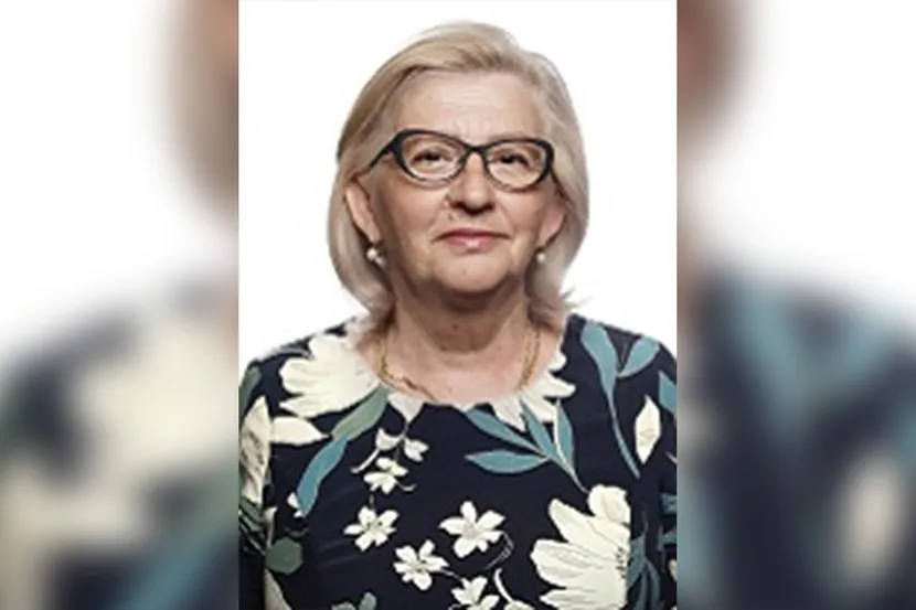 (VIDEO, FOTO) IMALA MOŽDANI UDAR Ovo je Jasmina Obradović koju je Hitna pomoć odvezla nakon NEREDA U SKUPŠTINI SRBIJE