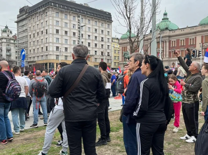 (FOTO) Bivši predsjednik SR Jugoslavije: Koštunica na protestu na Platou Zorana Đinđića