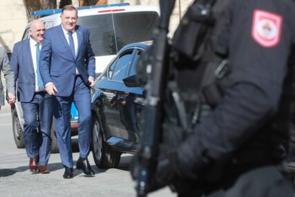 AFORIZAM DANA Prvi među jednakima