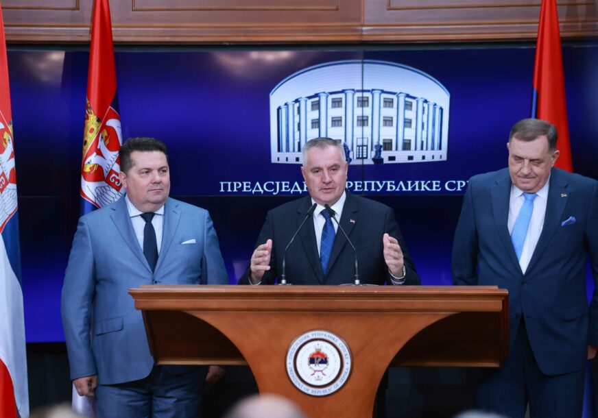 (FOTO) Višković pozvao ZABRANJENE TUŽIOCE u goste: Kako vlast u Srpskoj KRŠI ZAKONE koje je usvojila Narodna skupština