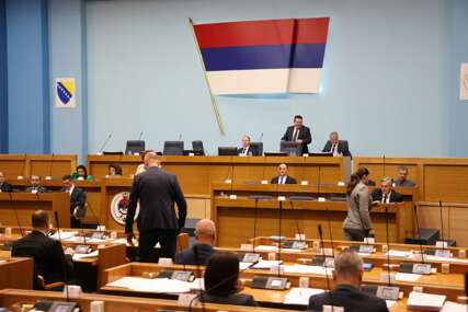 “Legalizacija KORUPCIJE I REKETA” TI BiH pozvao poslanike u Narodnoj skupštini da NE GLASAJU za sporni Zakon o finansiranju političkih organizacija