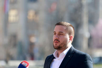  "KO JE ODGOVORAN" Drinić upozorava da već 6 dana nema odgovora o otkazanom izletu učenika u Srpcu