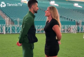 (VIDEO, FOTO) "Koljena mi klecaju" Američka UFC zvijezda "strijeljala" Đokovića pogledom